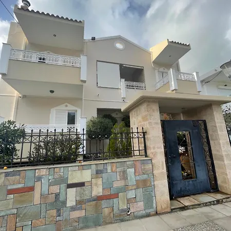 Irene, Lindos 10 Minutes, 4 Minutes * Vlicha (Rhodes)