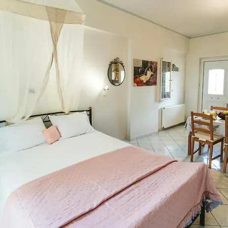 Irene, Lindos 10 Minutes, 4 Minutes Appartement