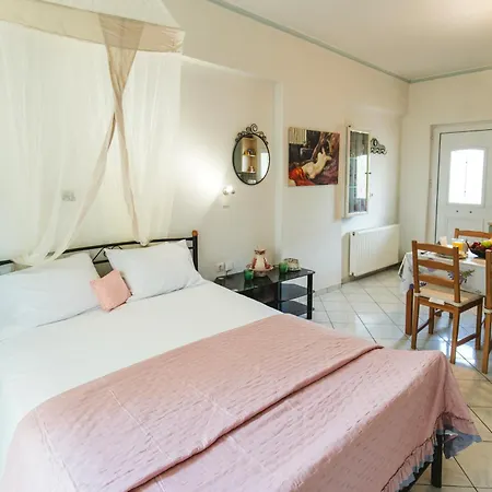 Irene, Lindos 10 Minutes, 4 Minutes *