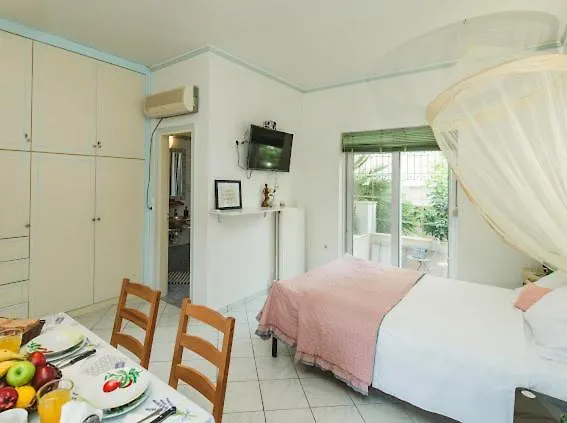 Irene, Lindos 10 Minutes, 4 Minutes Διαμέρισμα *