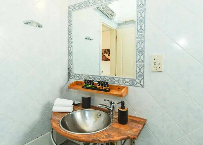 Irene, Lindos 10 Minutes, 4 Minutes *