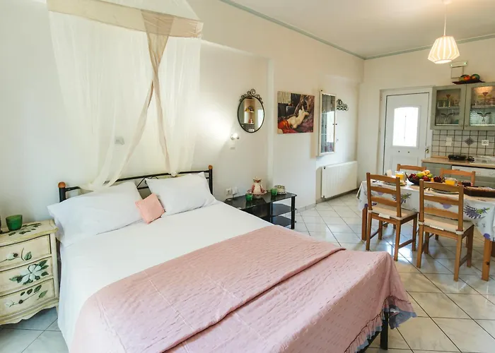 Irene, Lindos 10 Minutes, 4 Minutes *